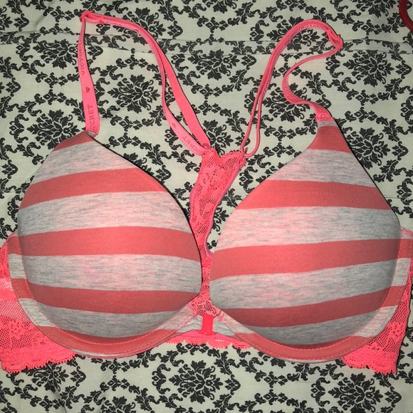 Victoria’s Secret Bras - Picture 3 of 8